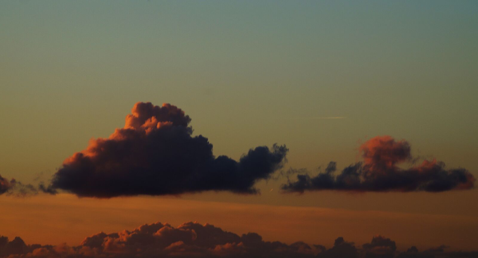 Sony SLT-A58 sample photo. Clouds, dark, clouds, dawn photography
