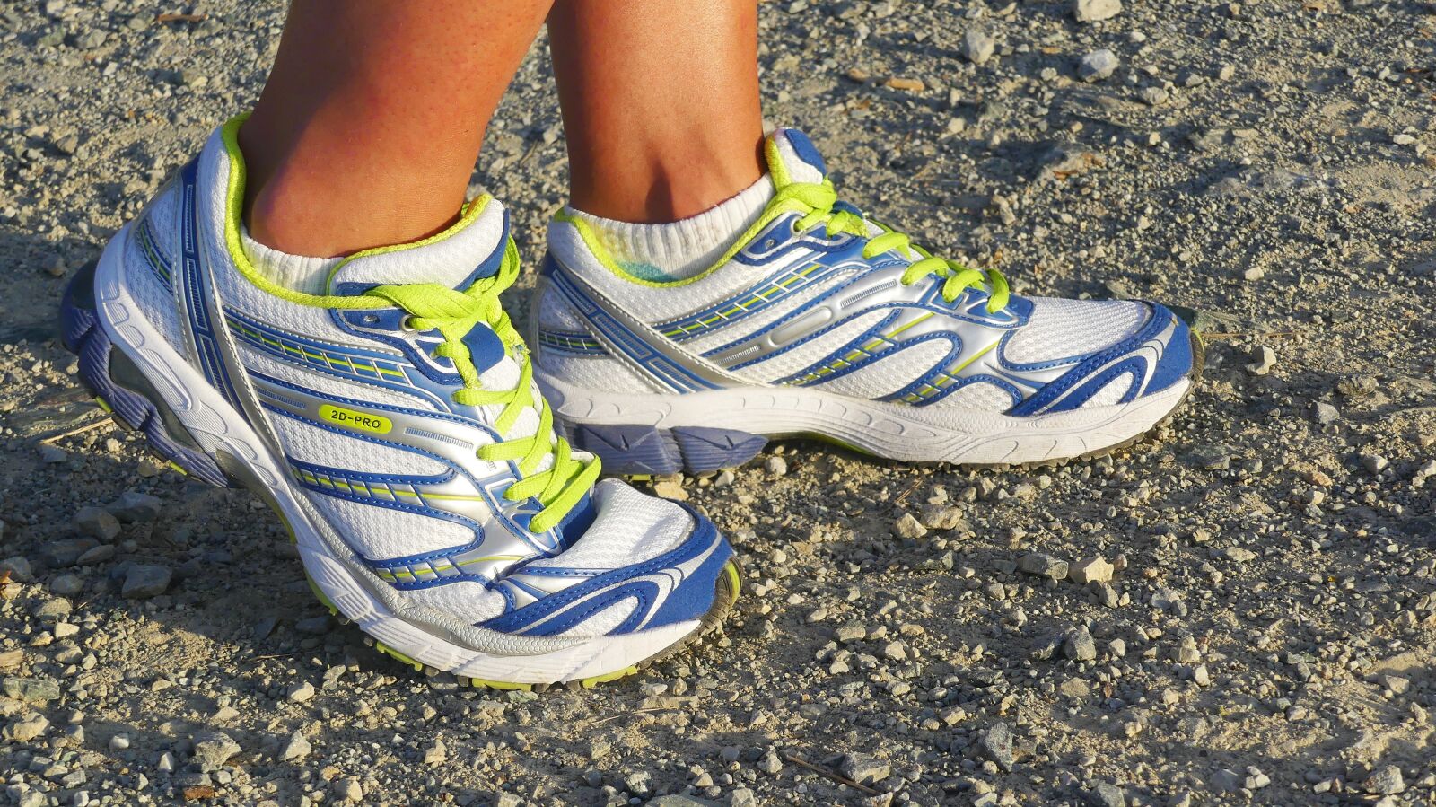Panasonic Lumix DMC-FZ300 sample photo. Running shoes, run, sneakers photography