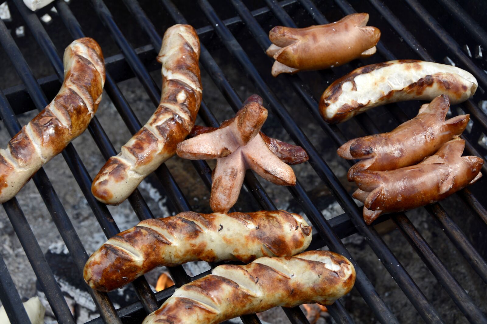 Nikon D7100 sample photo. Grilling, bratwurst, sausage photography