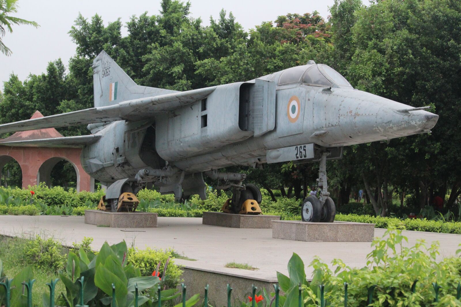 Canon EOS 1200D (EOS Rebel T5 / EOS Kiss X70 / EOS Hi) sample photo. Old jet, fighter plane photography