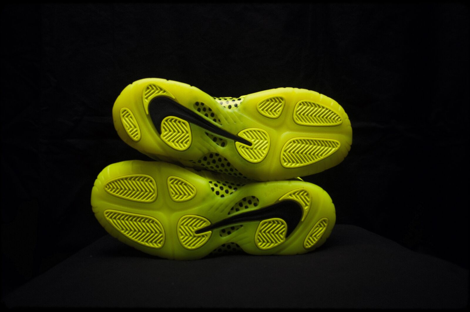 Nikon D90 sample photo. Sneakers, nike, new balance photography