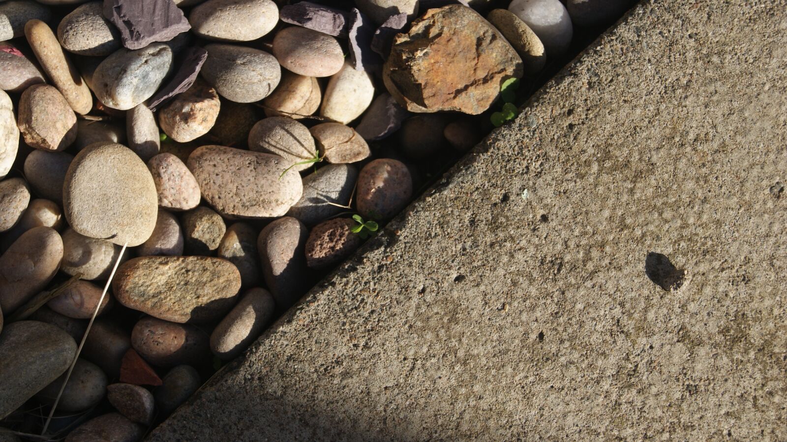 Sony Alpha DSLR-A230 sample photo. Stones, textures, brick photography