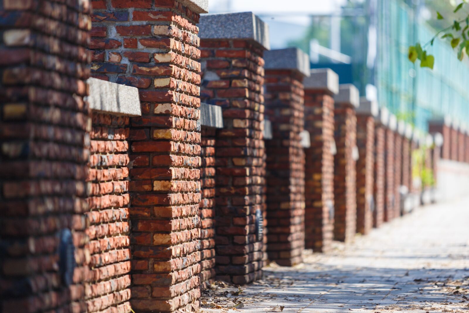 Canon EF 70-200mm F2.8L USM sample photo. Architecture, old, outdoors photography