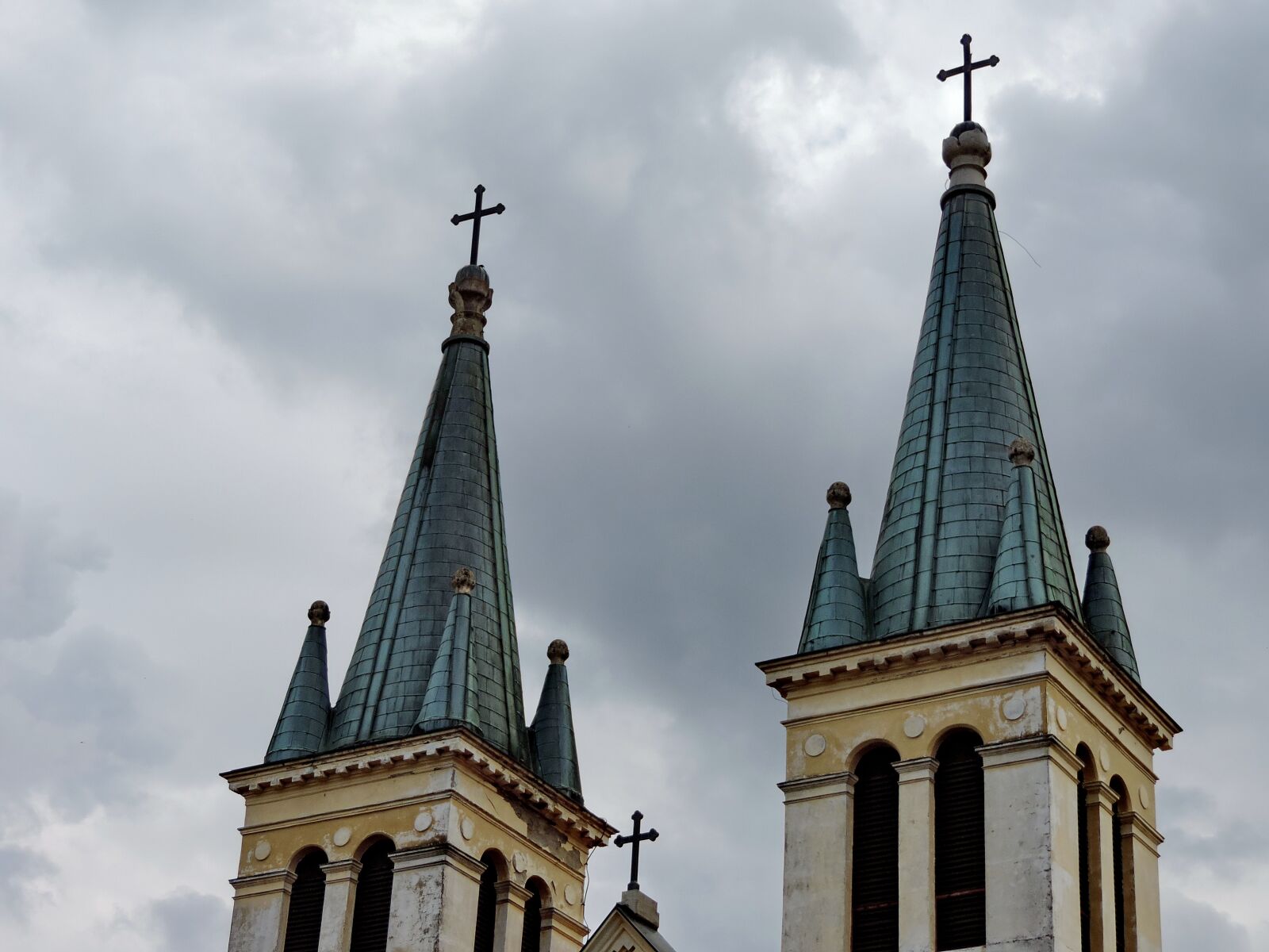 Nikon Coolpix P520 sample photo. Church tower, clouds, cathedral photography