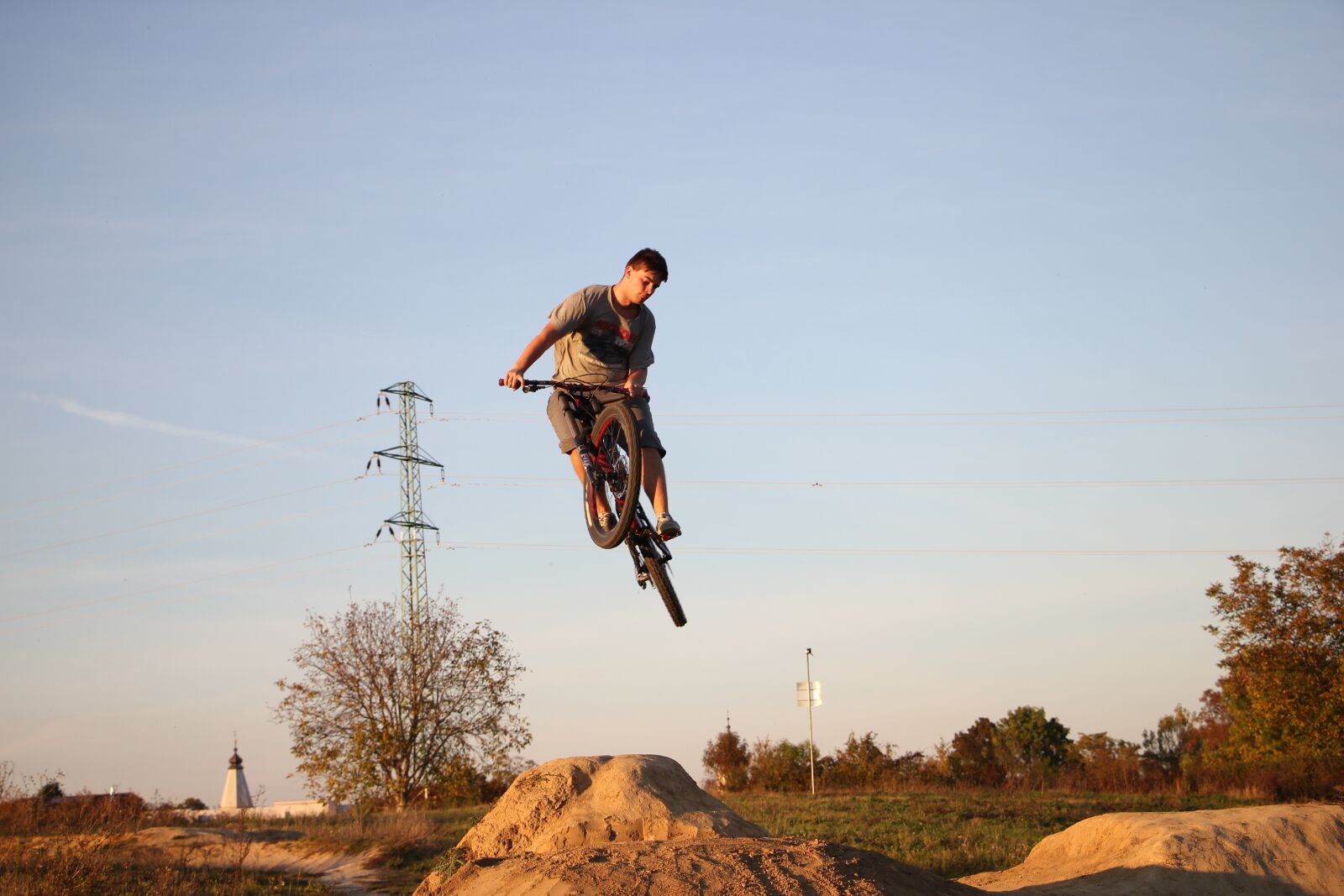 Canon EOS 550D (EOS Rebel T2i / EOS Kiss X4) sample photo. Wheels, race, mountains photography