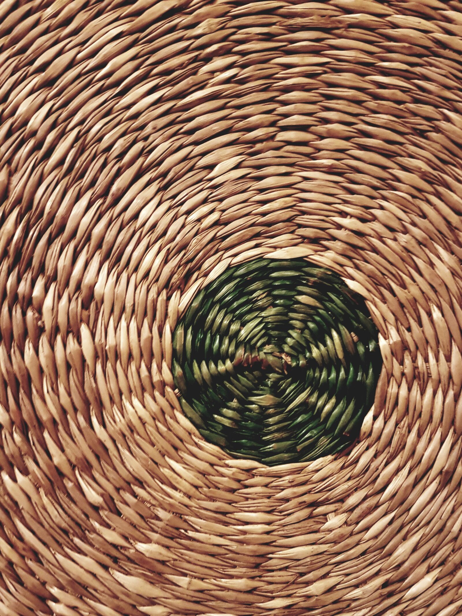 Samsung Galaxy S7 sample photo. Wicker, basket, with central photography