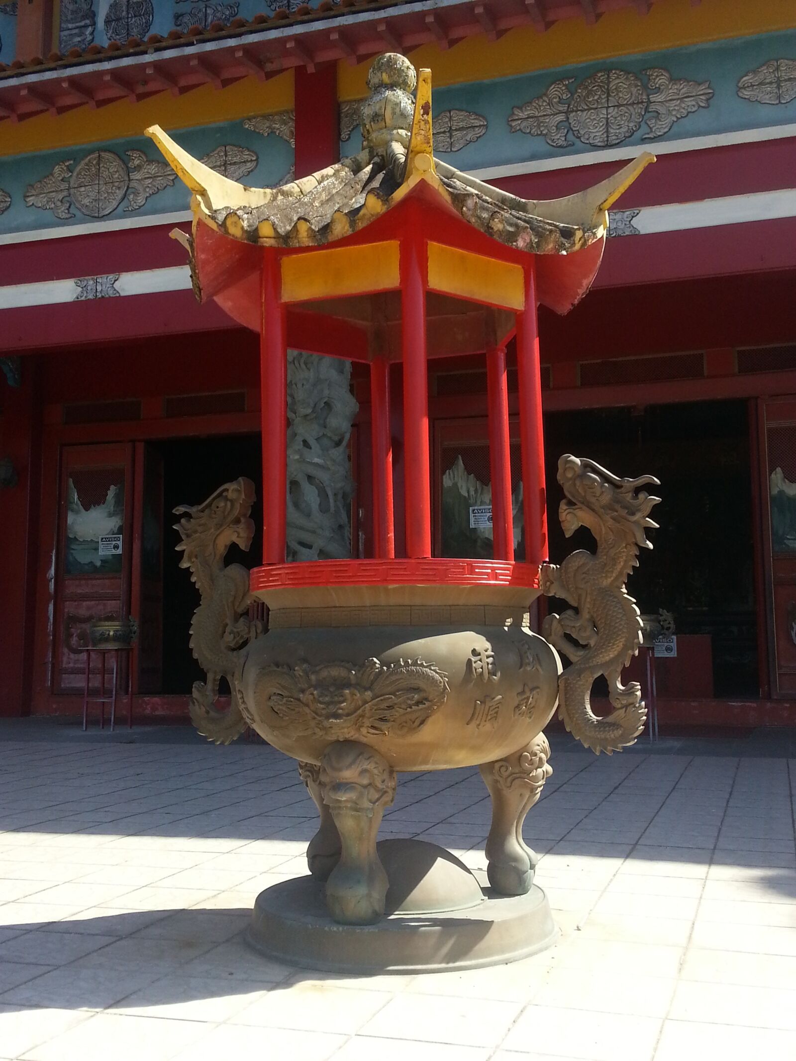 Samsung Galaxy Note2 sample photo. Temple, dragon, chinese photography