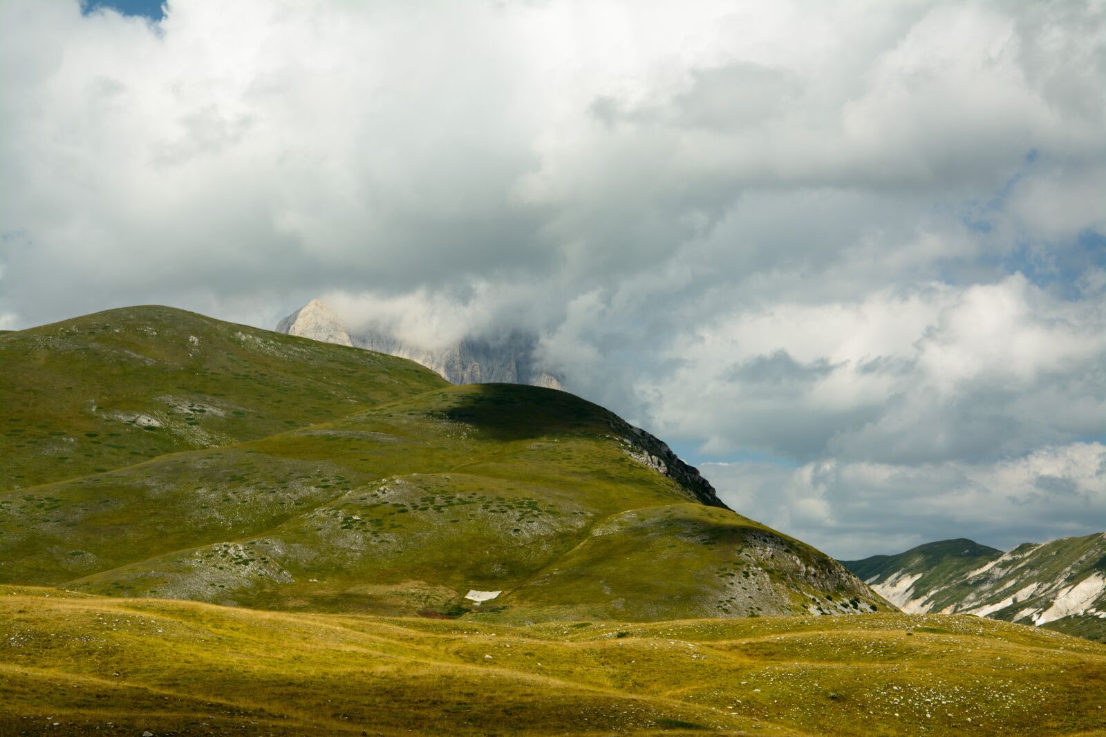 Nikon D5200 sample photo. Landscape, gran sasso, abruzzo photography