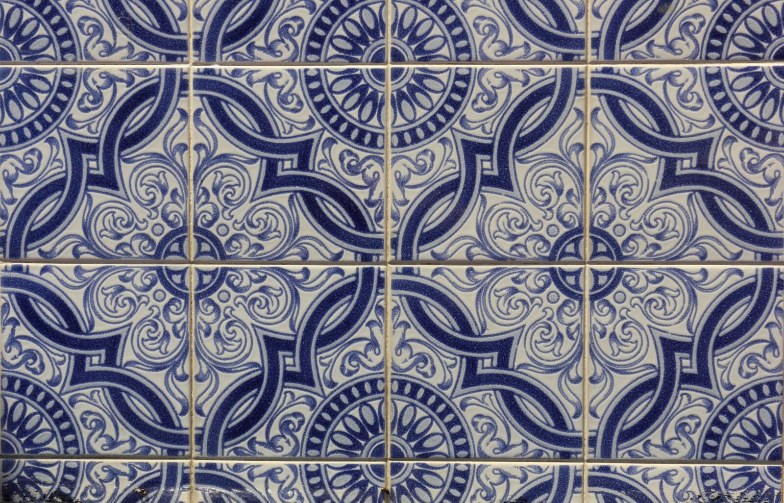 Canon EOS 550D (EOS Rebel T2i / EOS Kiss X4) sample photo. Portugal, porto, tiles photography