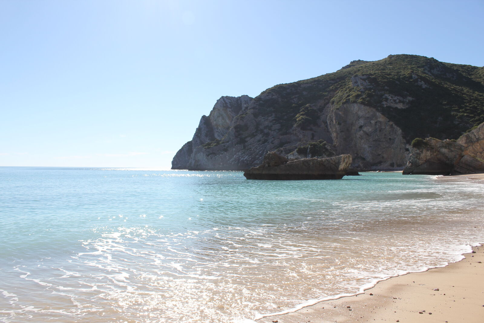 Canon EOS 550D (EOS Rebel T2i / EOS Kiss X4) sample photo. Beach, coastline, rocks photography