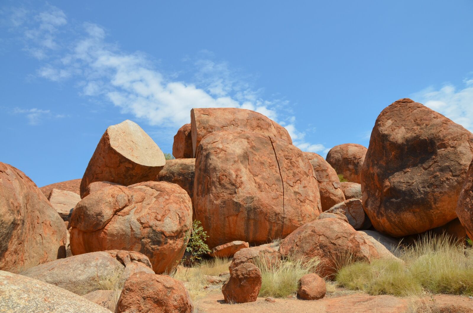 Nikon D5100 sample photo. Devils marbles, karlu karlu photography