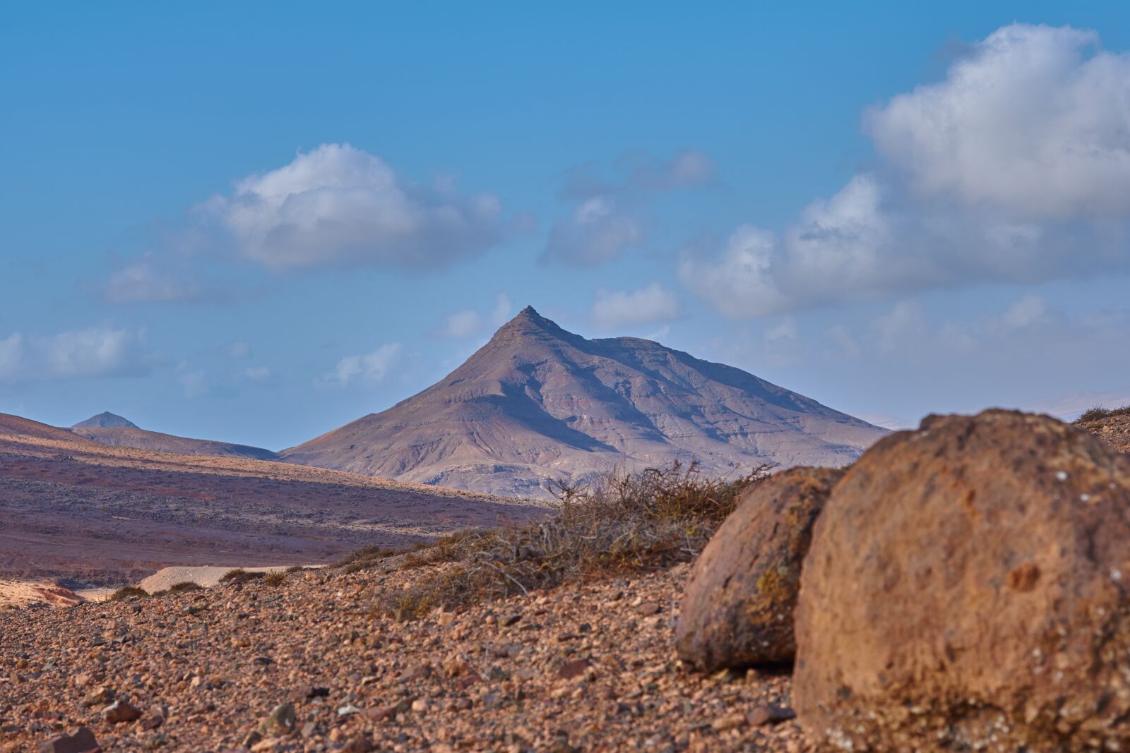 Nikon D7200 sample photo. Blue sky, desert, hill photography