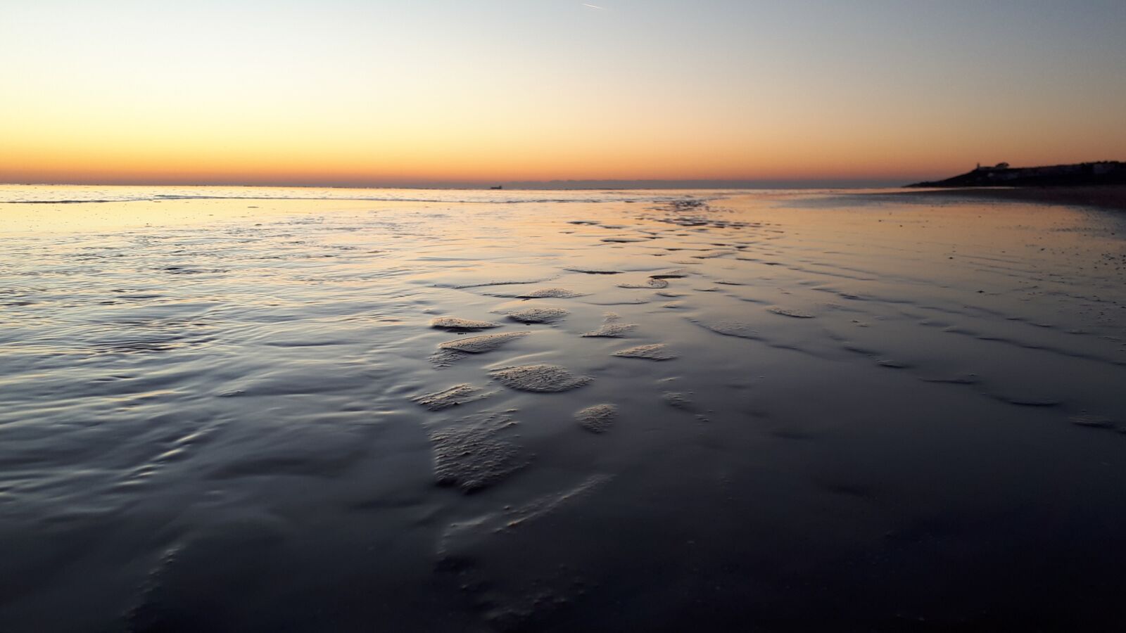 Samsung Galaxy A5(2017) sample photo. Beach, dawn, sea photography