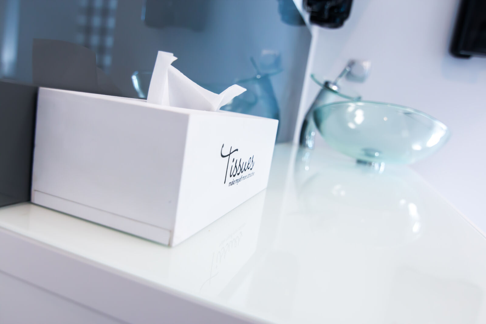 Canon EOS 70D sample photo. Blur, box, clean, contemporary photography