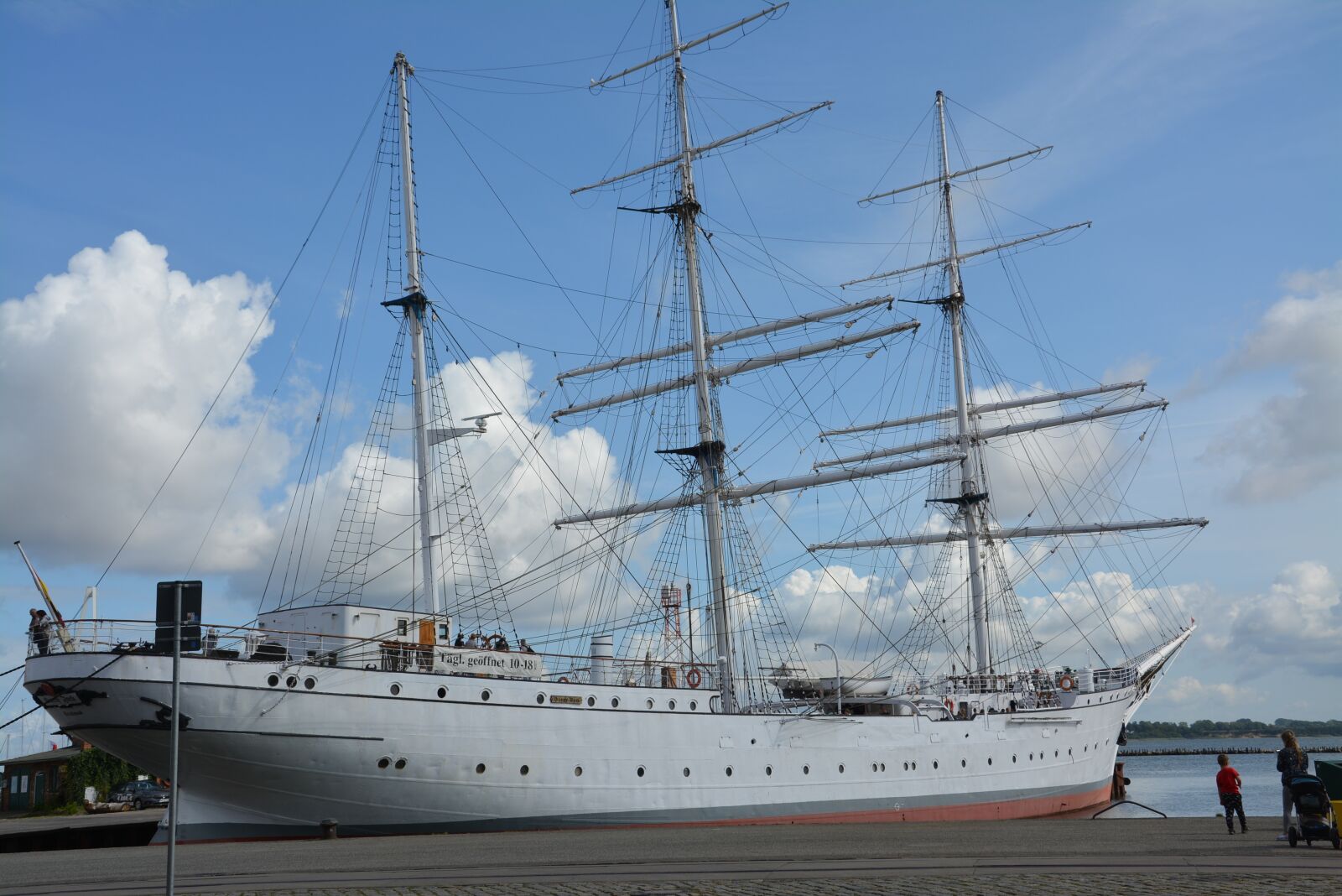 Nikon D5200 sample photo. Gorch fock, sail training photography