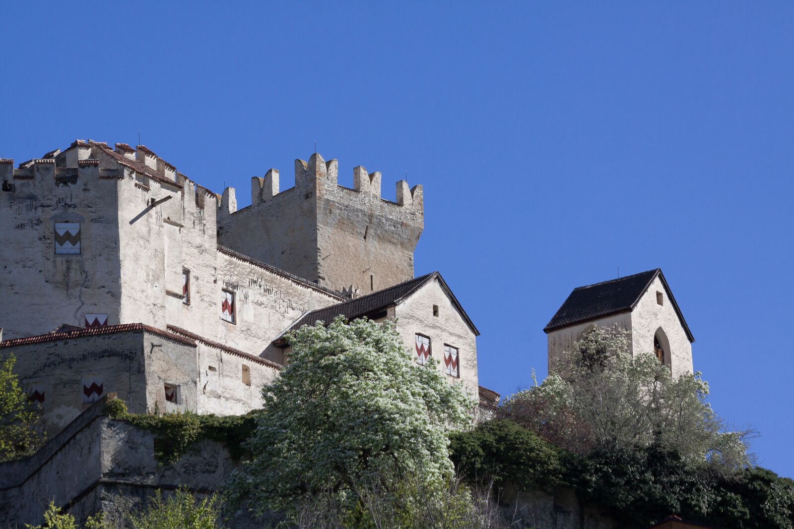 Canon EOS 50D sample photo. Castle, middle ages, knight's photography