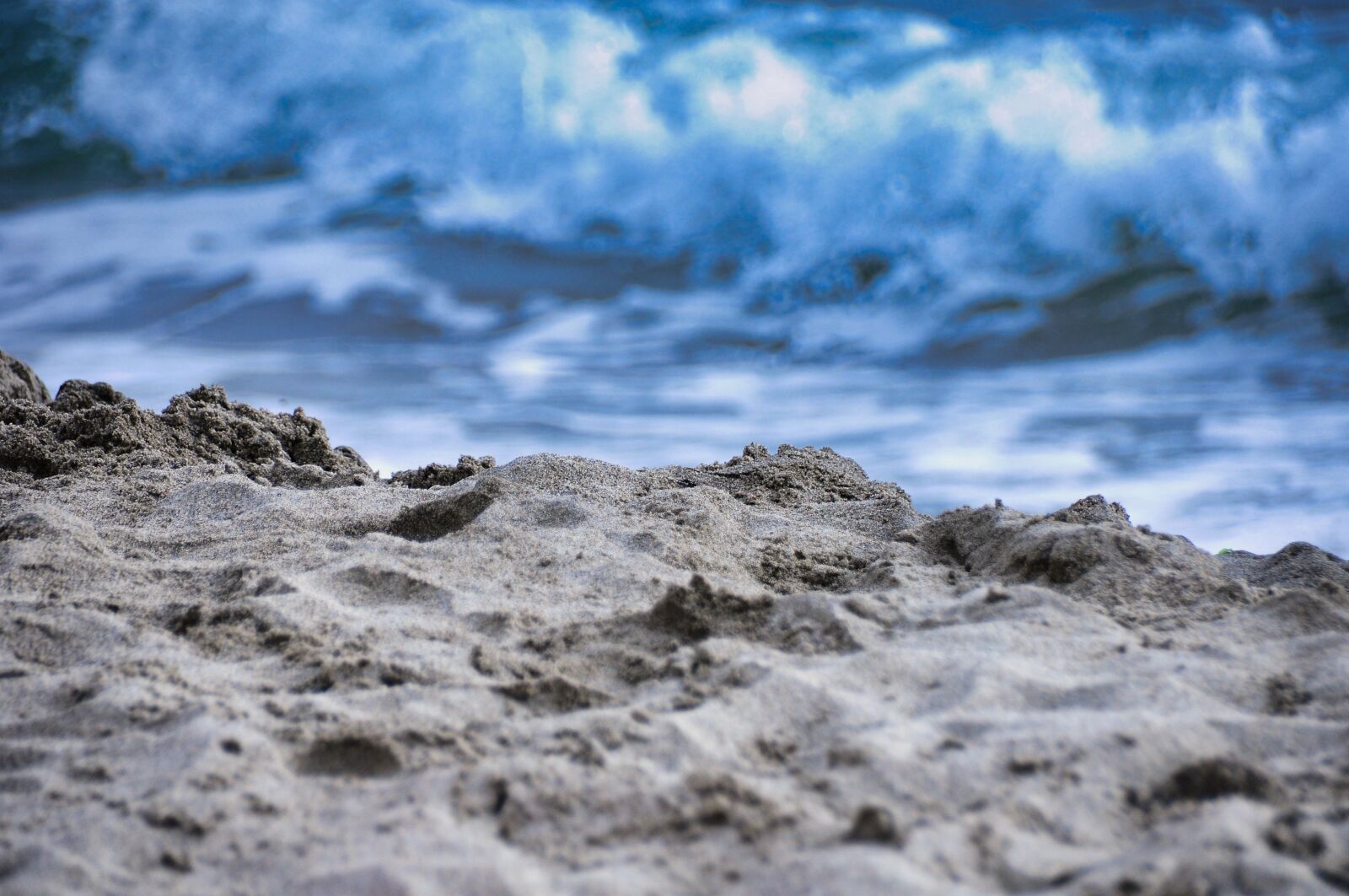 Nikon D300S sample photo. Sand, sea, solitude photography