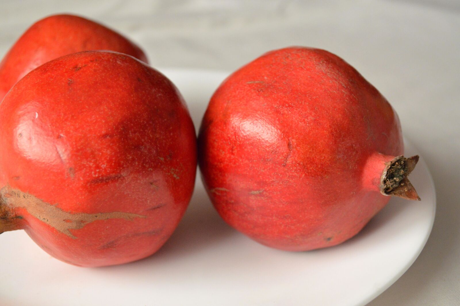 Nikon D3200 sample photo. Pomegranate, fruit, food, delicious photography