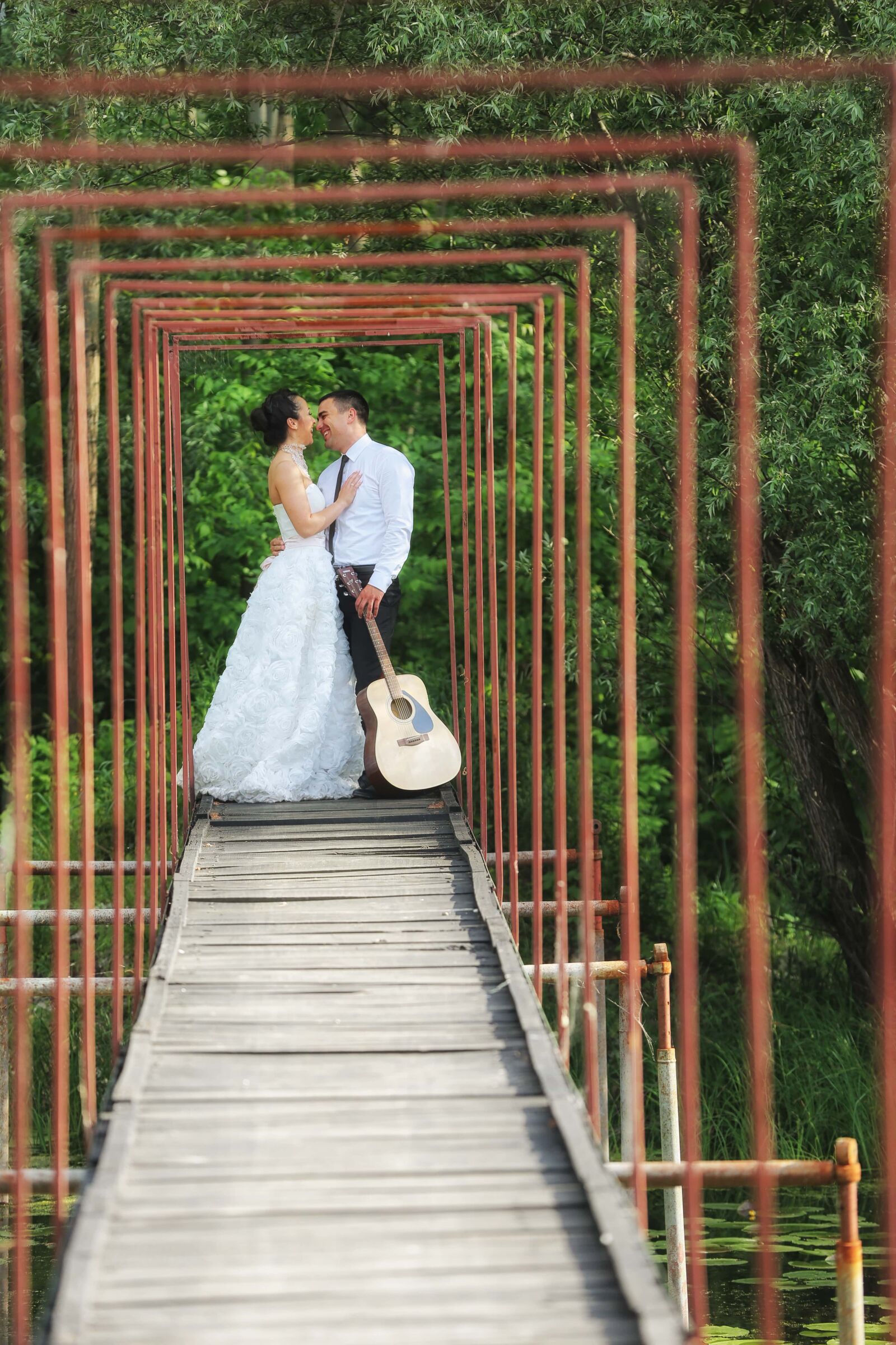 Canon EOS 5D Mark III sample photo. Husband, wedding dress, wife photography