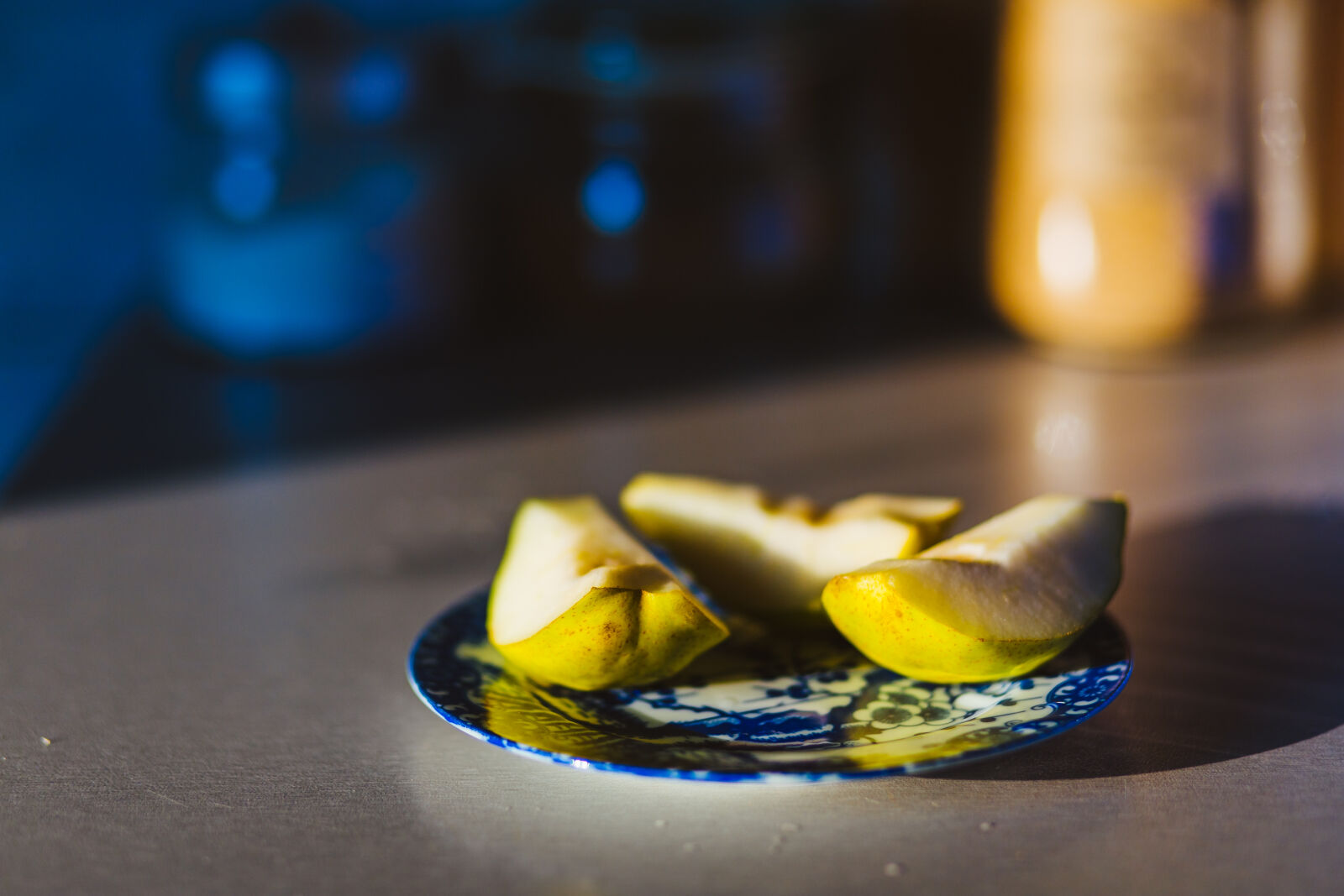Canon EF 85mm F1.8 USM sample photo. Food, light photography