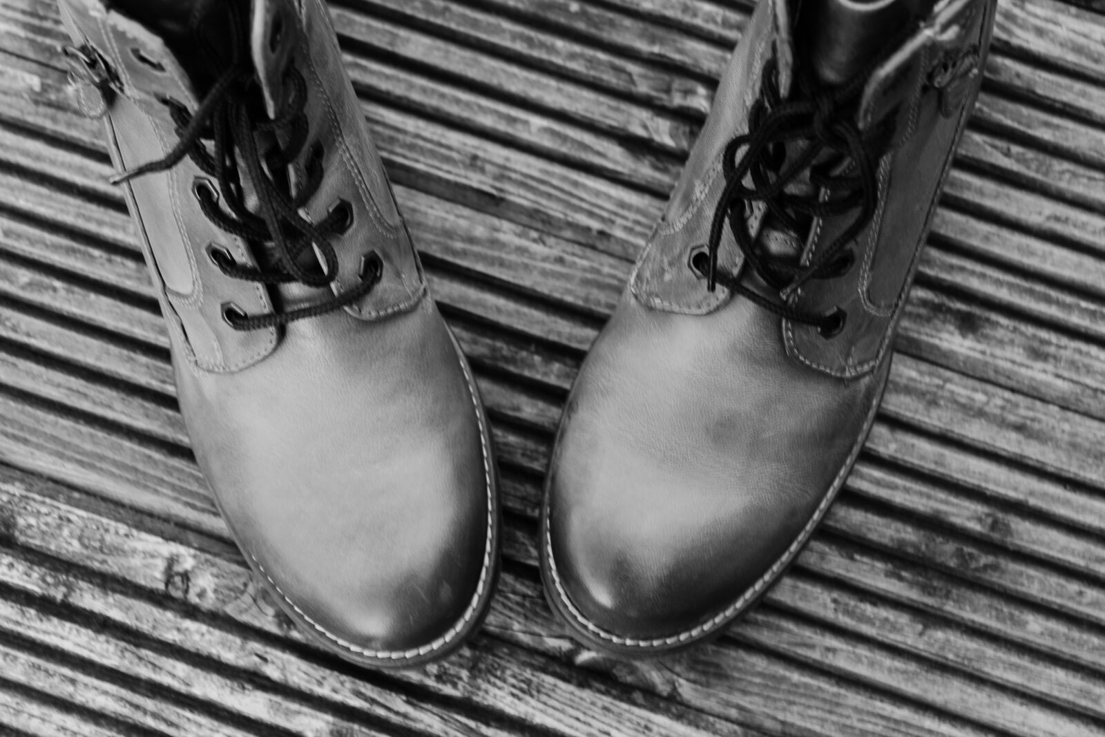 Canon EOS 2000D (EOS Rebel T7 / EOS Kiss X90 / EOS 1500D) sample photo. Shoes, black and white photography