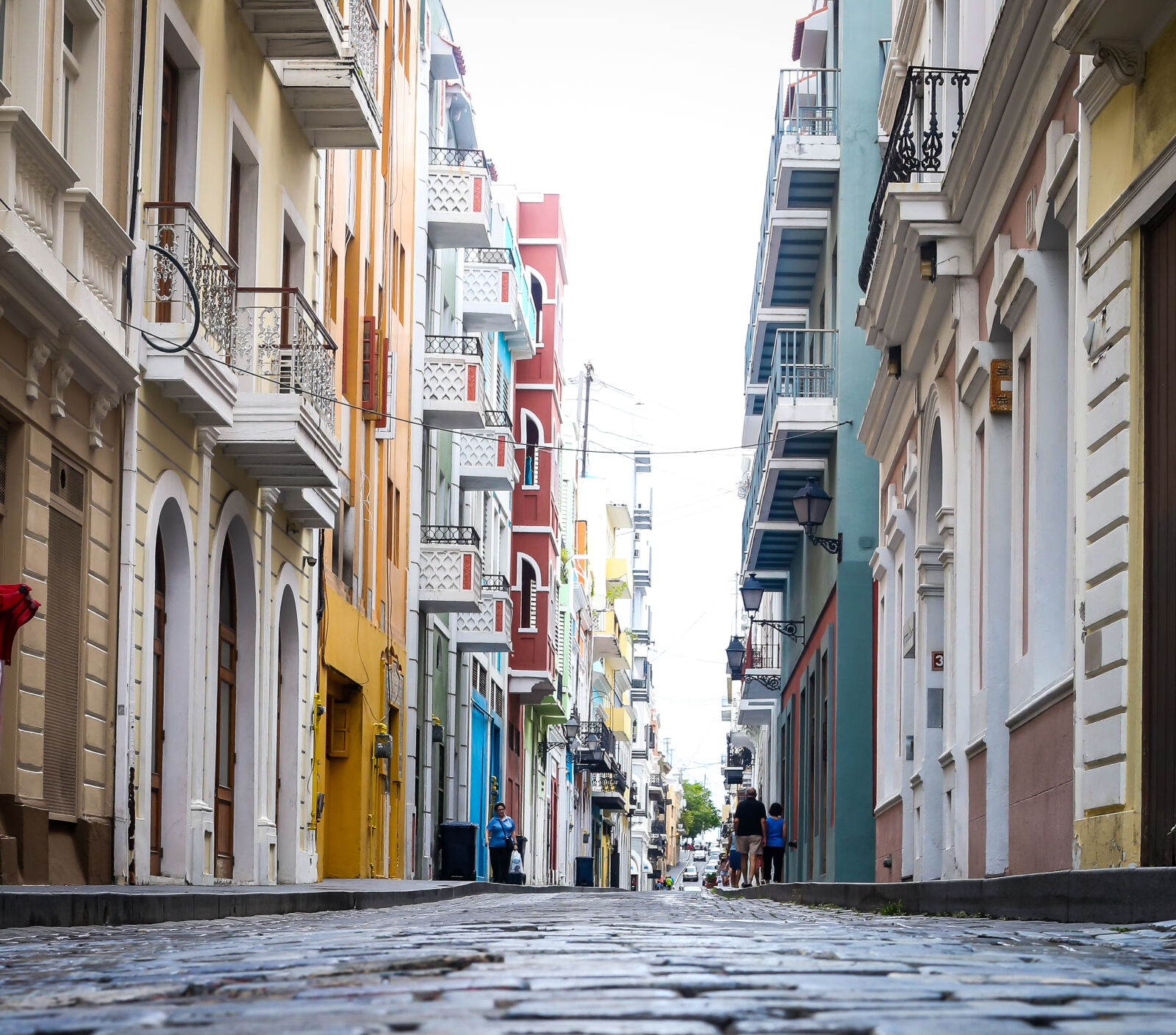 Canon EOS 6D + Canon EF 50mm F1.4 USM sample photo. Alley, architecture, buildings, city photography
