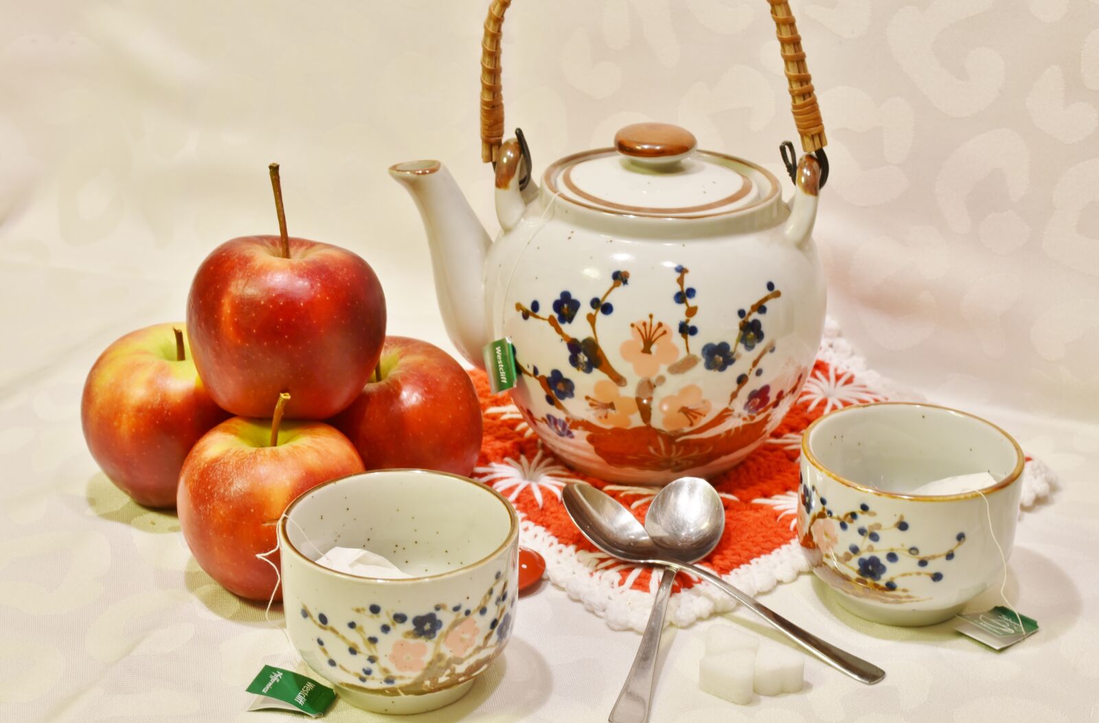 Nikon D7200 sample photo. Tee, cup, pot photography