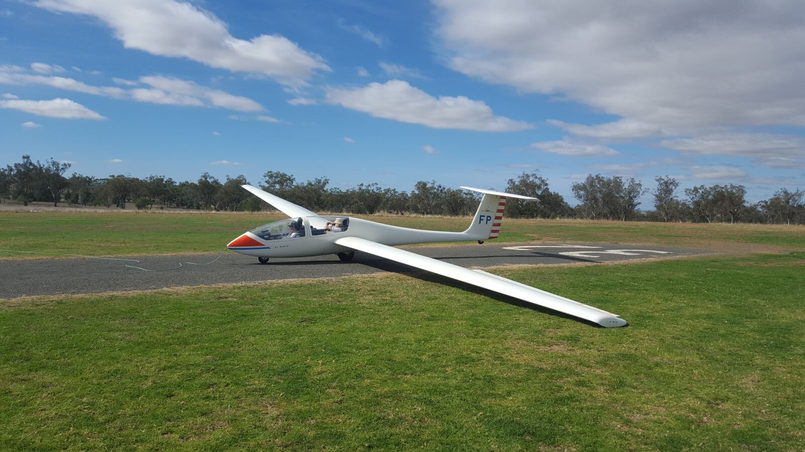 Samsung Galaxy S6 sample photo. Glider, glider club, takeoff photography