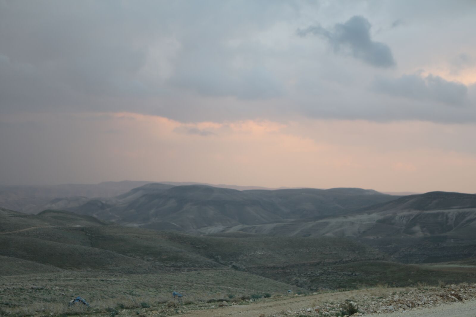 Canon EOS 5D Mark IV sample photo. Desert, mounts, nature photography
