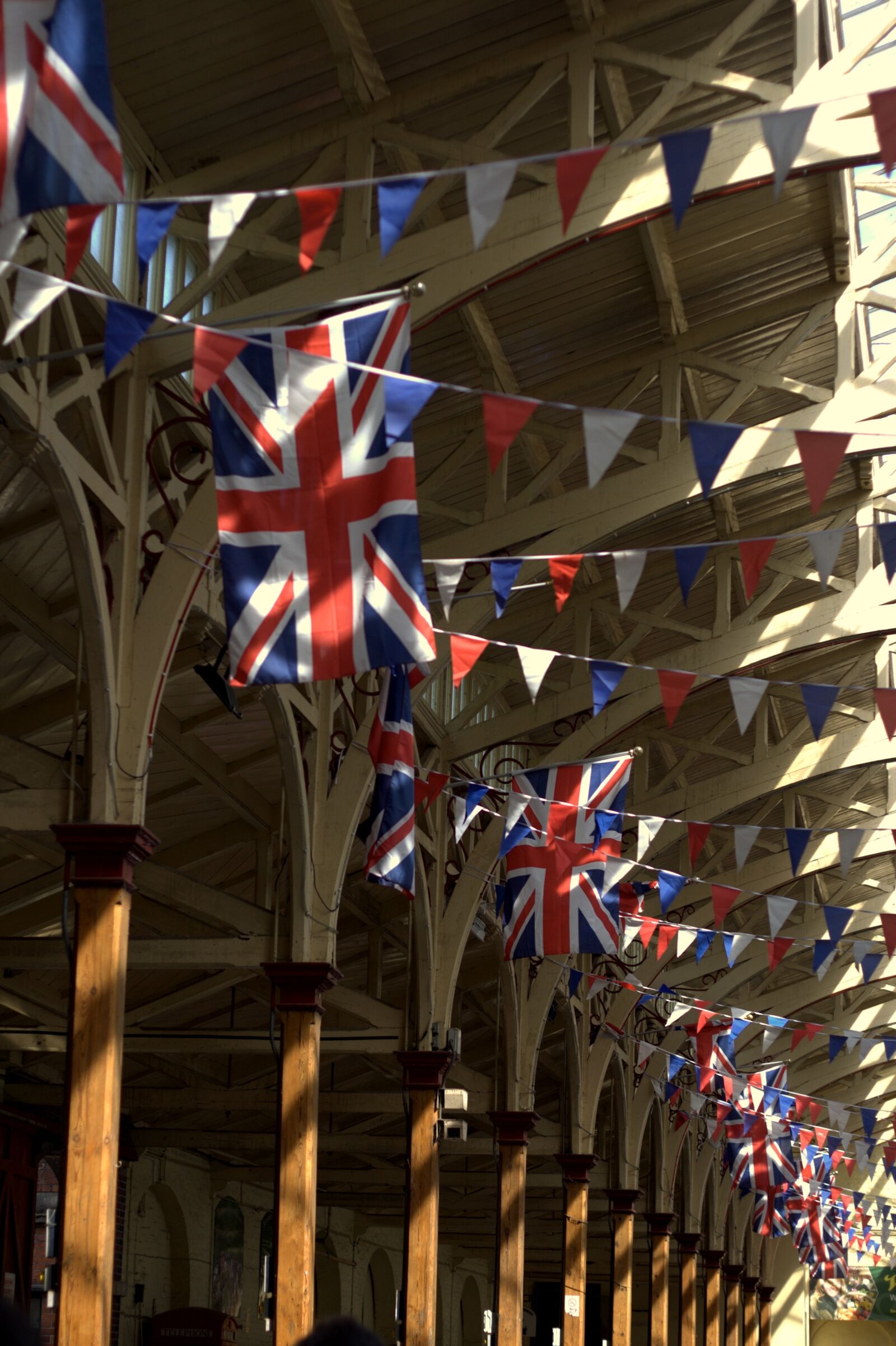 Canon EOS 400D (EOS Digital Rebel XTi / EOS Kiss Digital X) sample photo. Union jack, bunting, flags photography