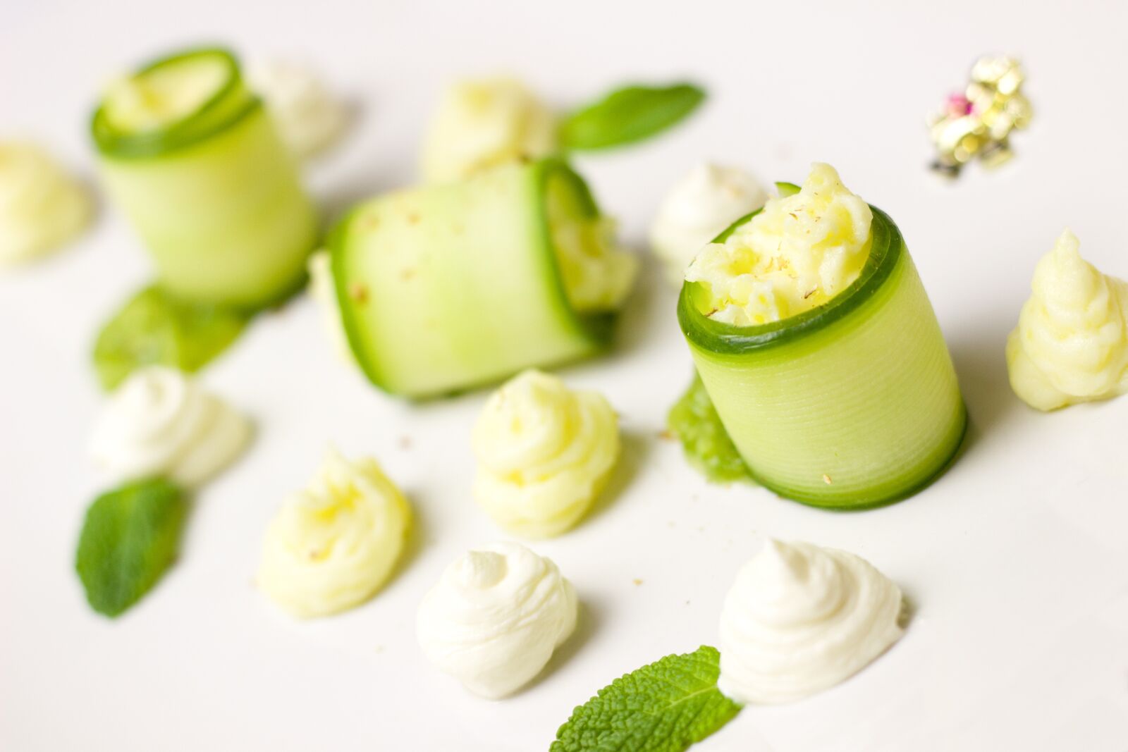 Canon EOS 600D (Rebel EOS T3i / EOS Kiss X5) + Canon EF 50mm F1.8 STM sample photo. Cucumber, starter, menu photography