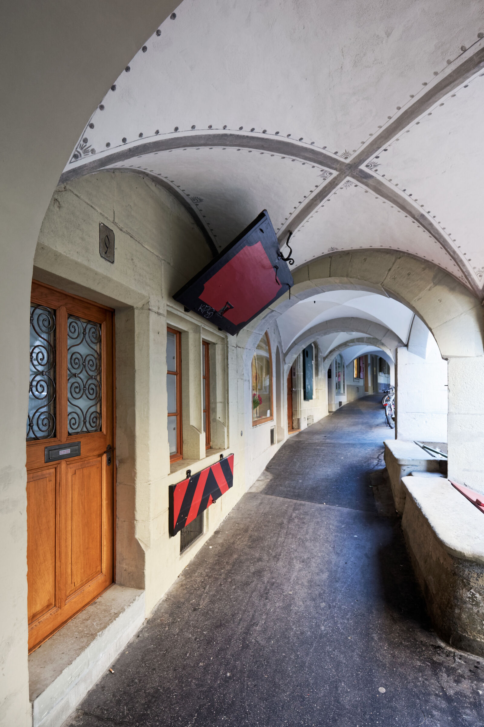 Canon EF 16-35mm F4L IS USM sample photo. Archway, bern, old, city photography