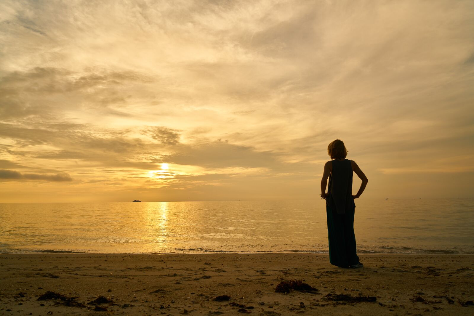 Sony a7R II sample photo. Sunset, woman, model photography