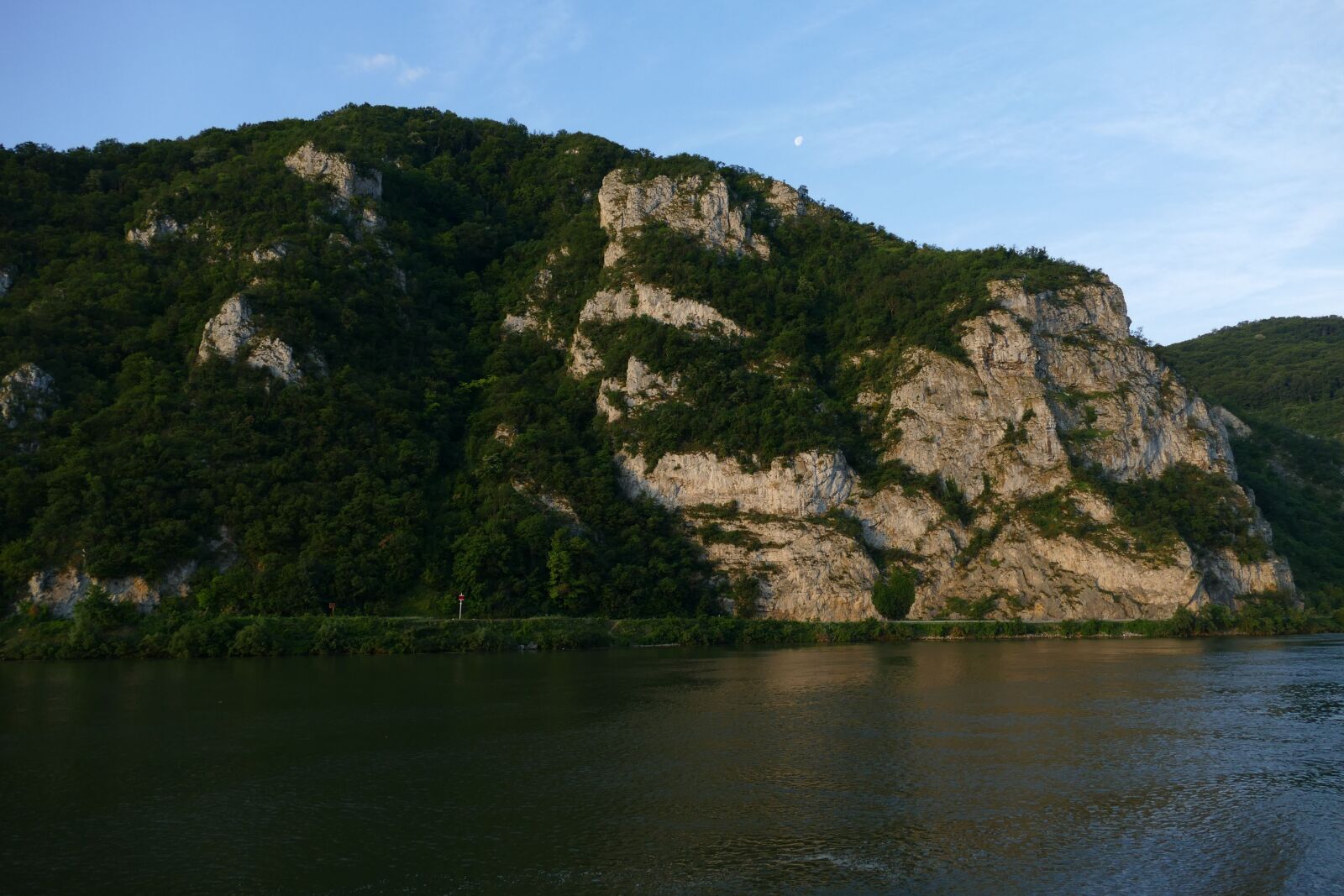Panasonic Lumix DMC-FZ1000 sample photo. Iron gate, danube, landscape photography