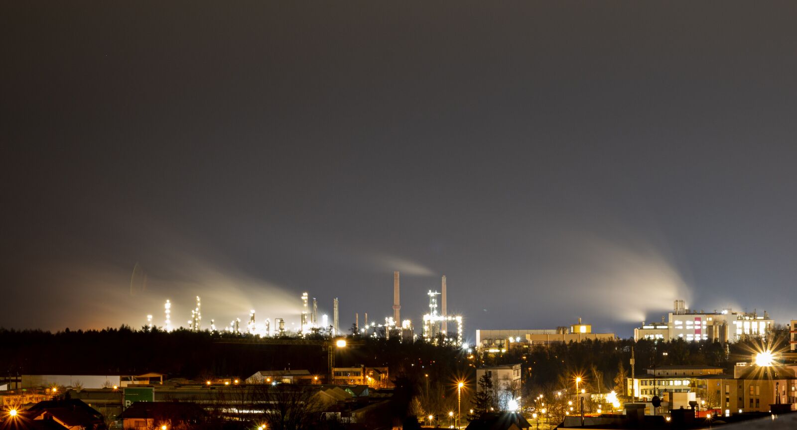 Canon EOS 70D sample photo. Night, industry, burghausen photography