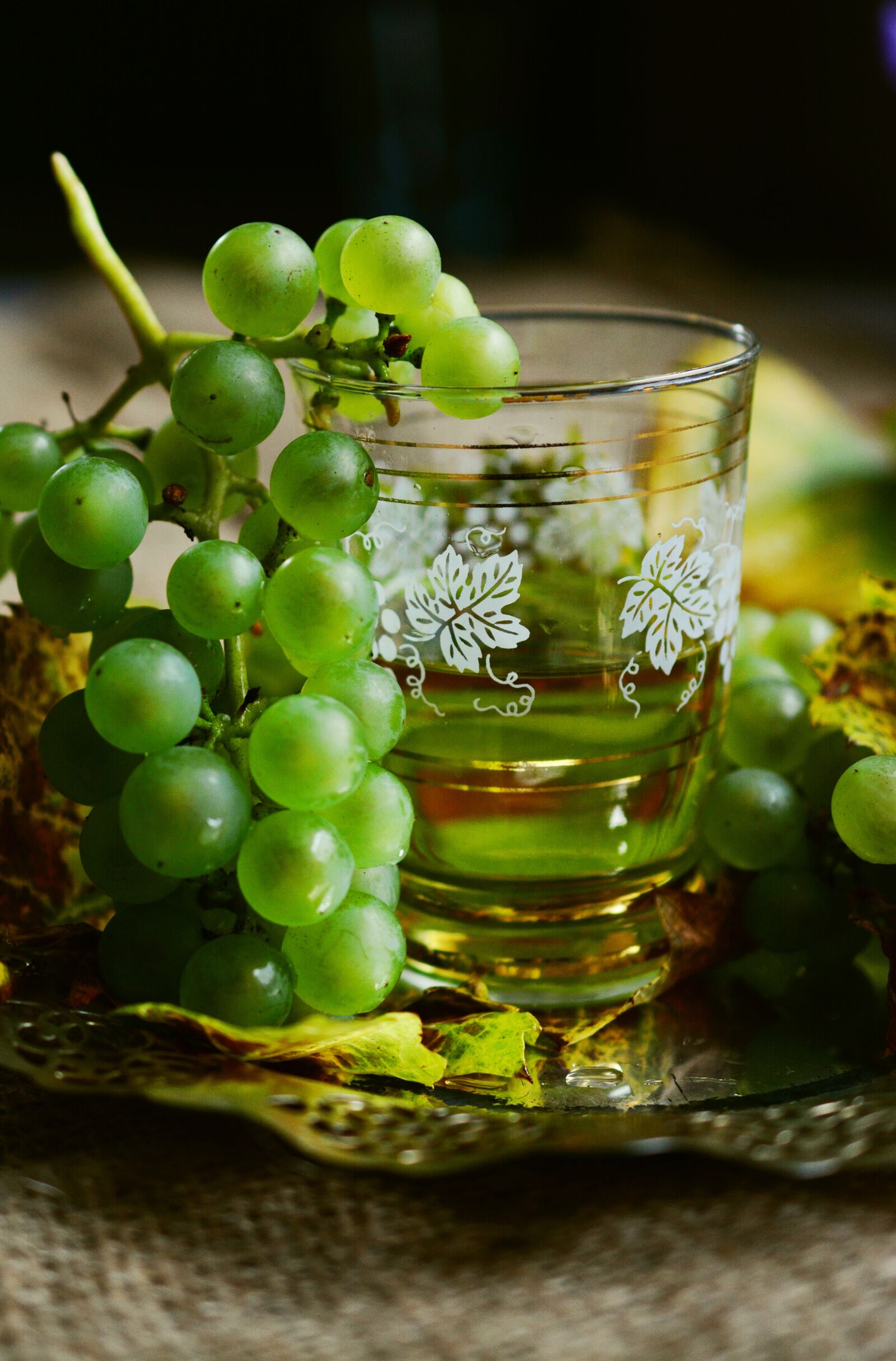 Nikon D5200 sample photo. Grapes, wine, white wine photography