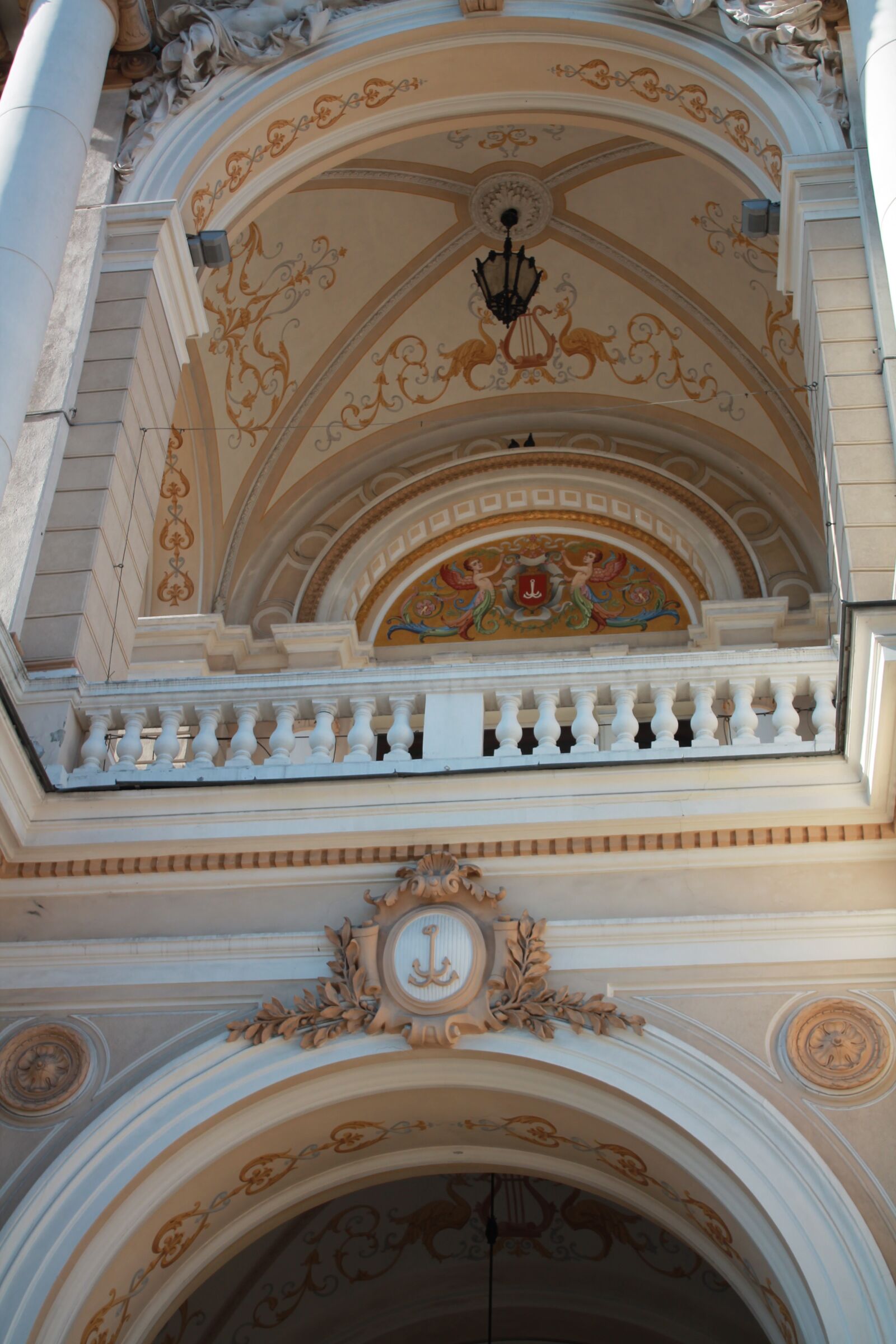 Canon EOS 1100D (EOS Rebel T3 / EOS Kiss X50) sample photo. The opera house, balcony photography