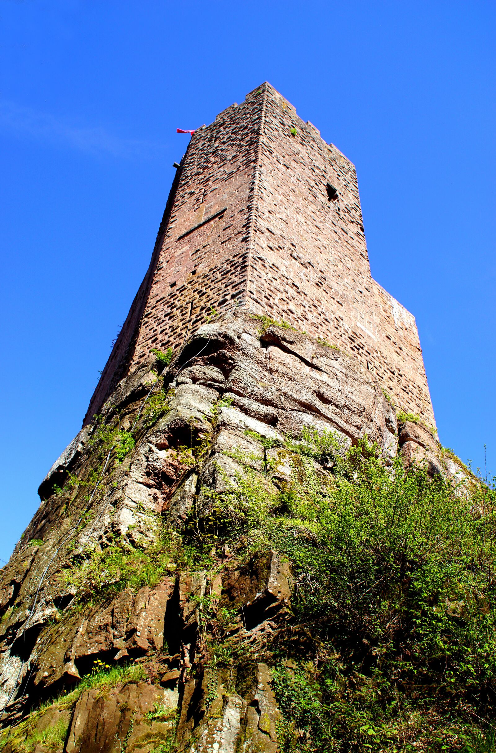 Sony SLT-A68 + Sony DT 18-200mm F3.5-6.3 sample photo. Ruin, castle, france photography