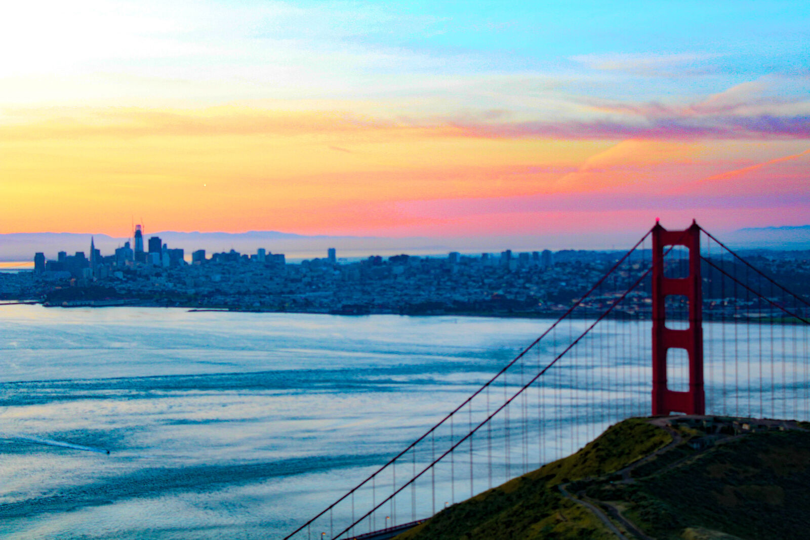 Canon EOS 1300D (EOS Rebel T6 / EOS Kiss X80) sample photo. Golden, gate, bridge photography