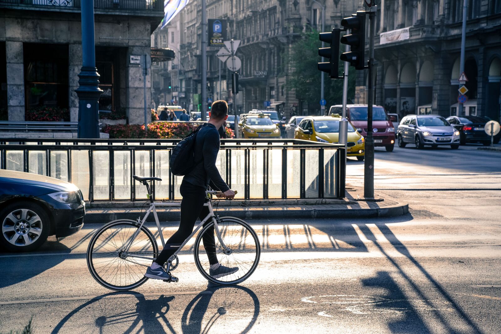 Nikon D610 sample photo. Person, watching, traffic photography