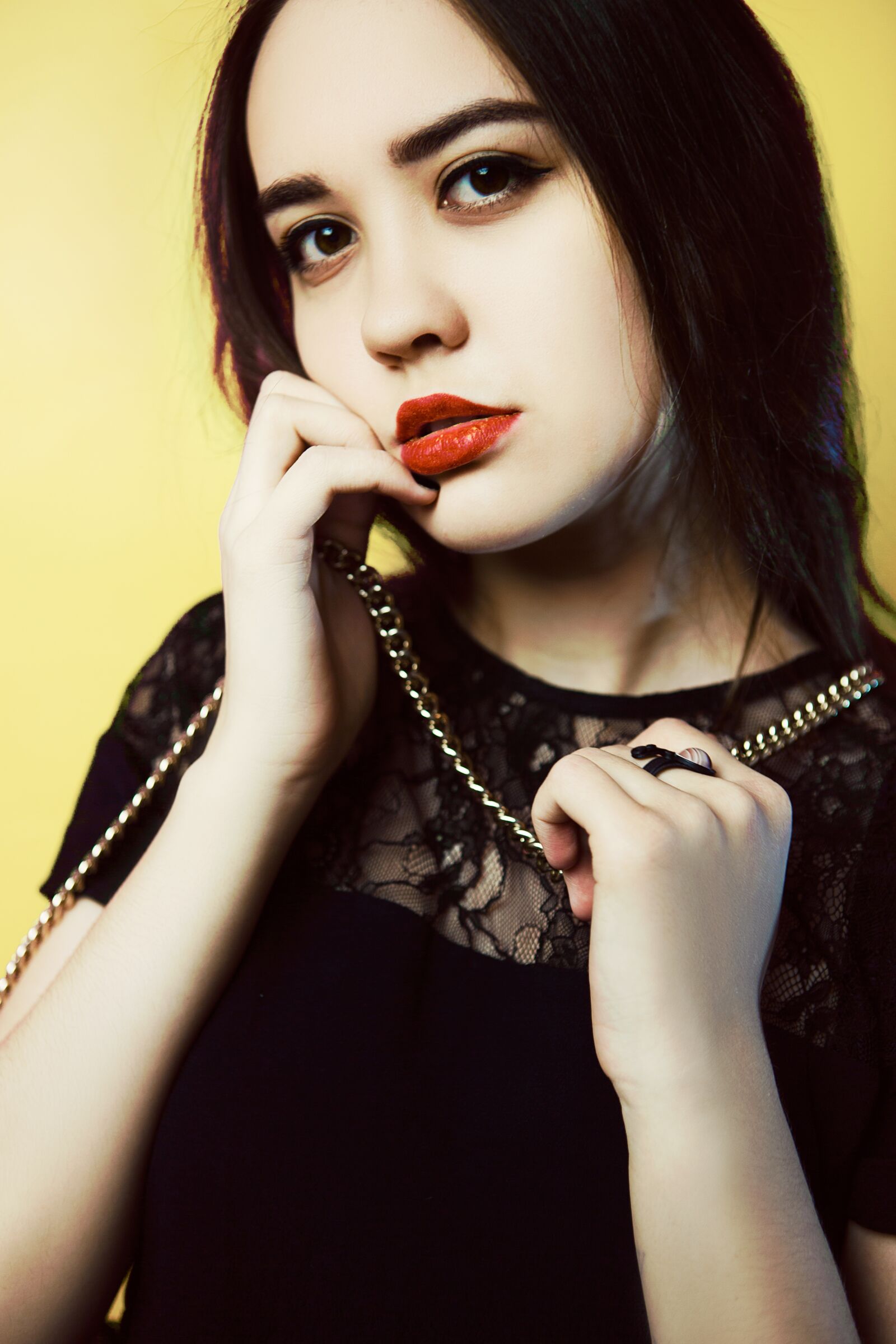 Canon EOS 5D Mark III sample photo. Portrait, girl, red photography