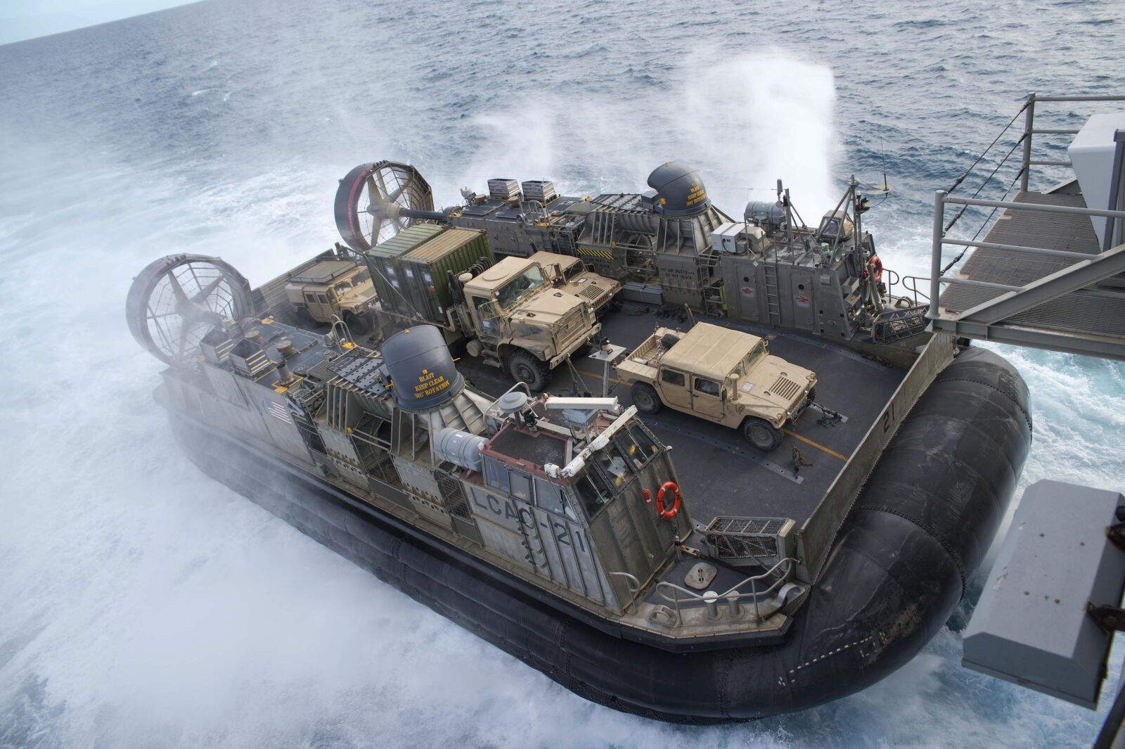 Nikon D4S sample photo. Landing craft air cushion photography