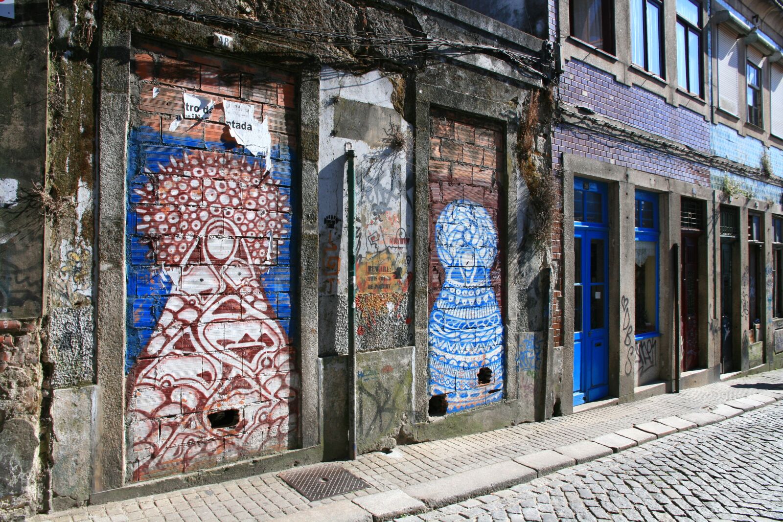 Canon EOS 400D (EOS Digital Rebel XTi / EOS Kiss Digital X) sample photo. Street, street art, portugal photography