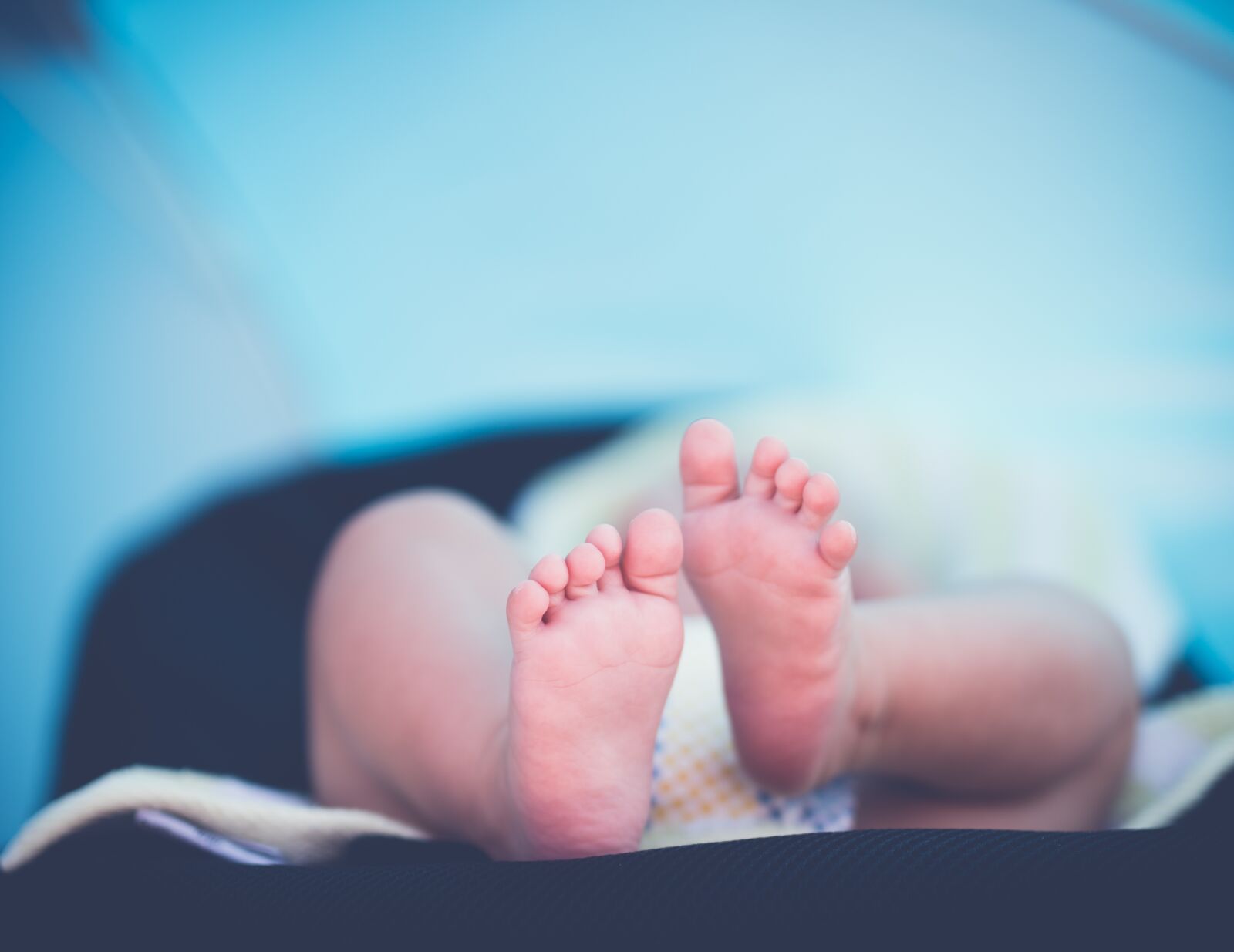 Nikon D810 sample photo. Baby, baby feet, child photography