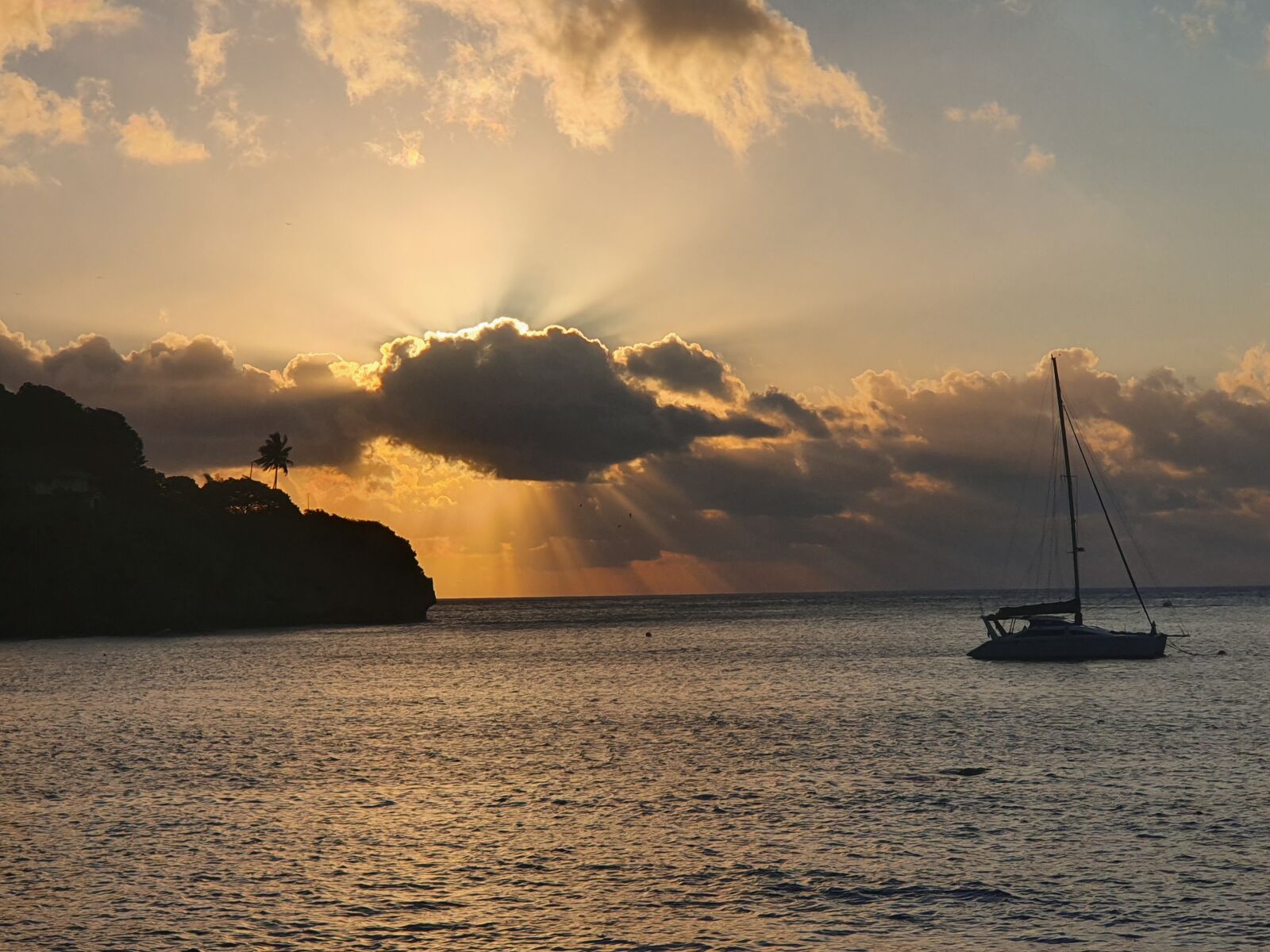 Samsung Galaxy S10 sample photo. Sunset, sea, sailing photography