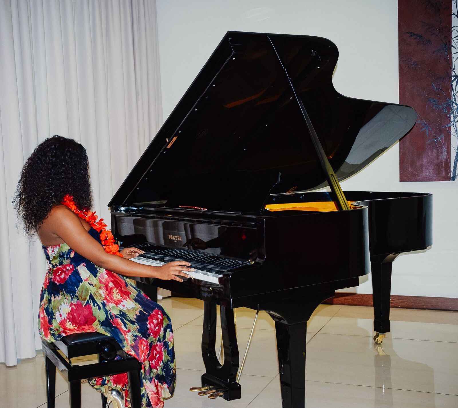 Nikon D5300 sample photo. Mulher, grávida, piano photography