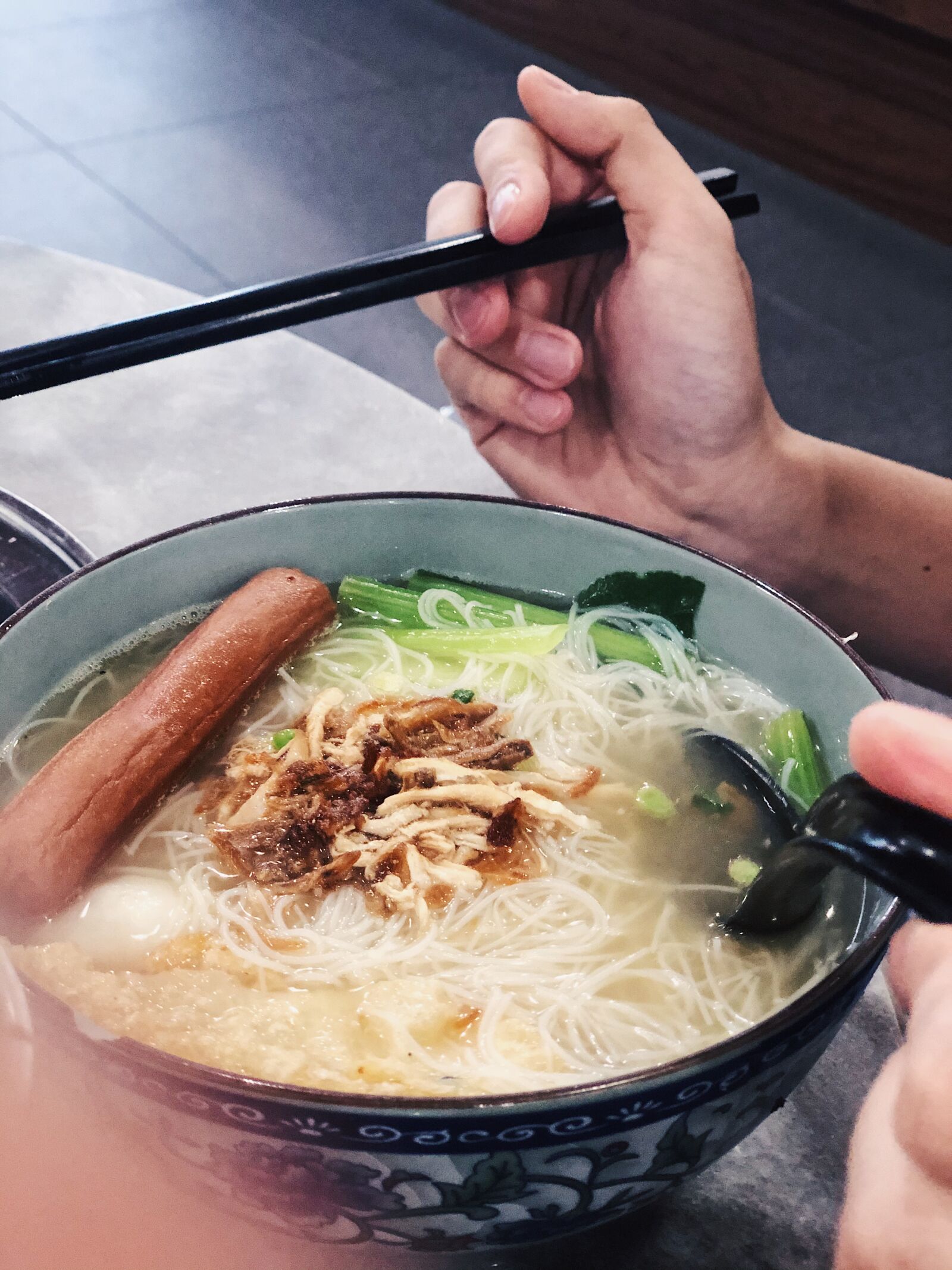 iPhone X back dual camera 6mm f/2.4 sample photo. Noodle, malaysia, chinese photography