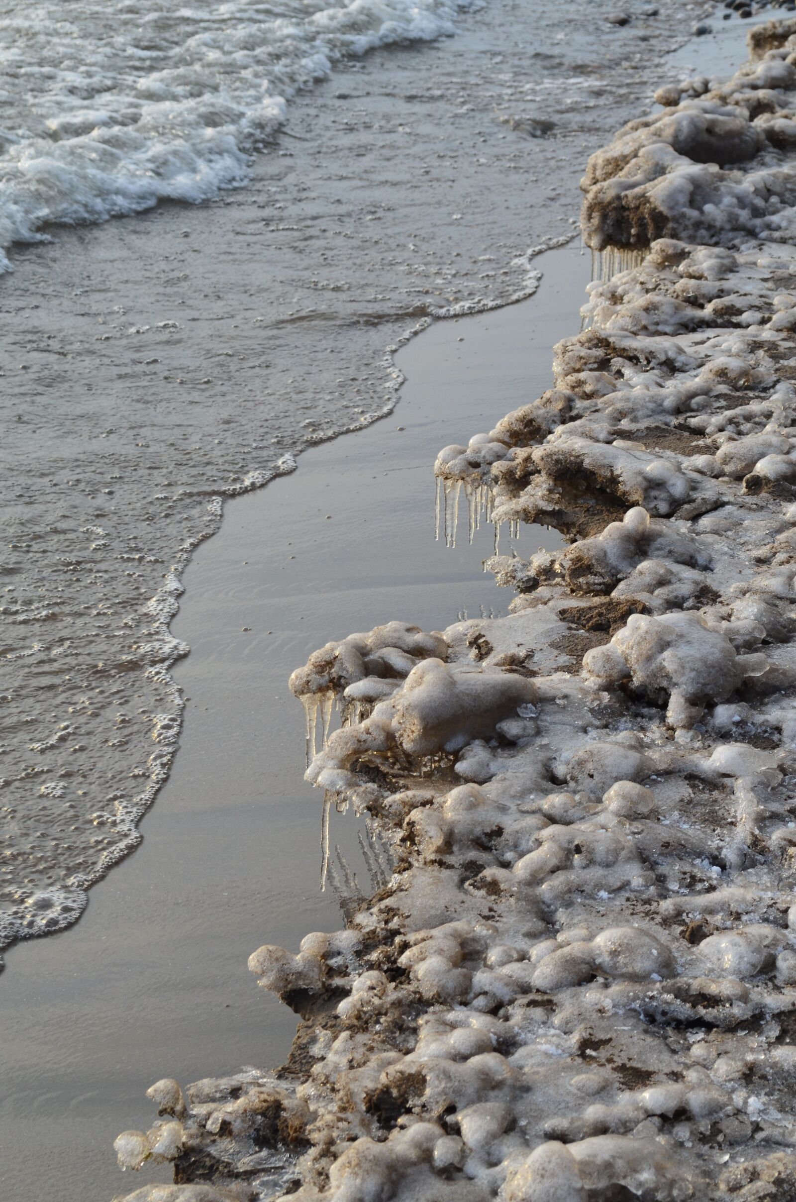 Nikon D5100 sample photo. Cold, ice, beach photography