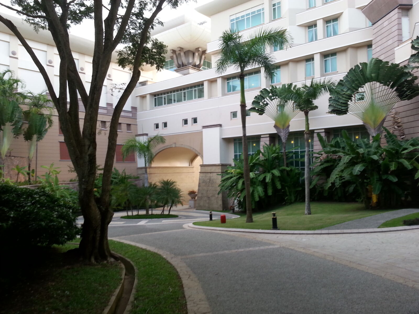 Samsung Galaxy Note2 sample photo. Empire, hotel, and, country photography