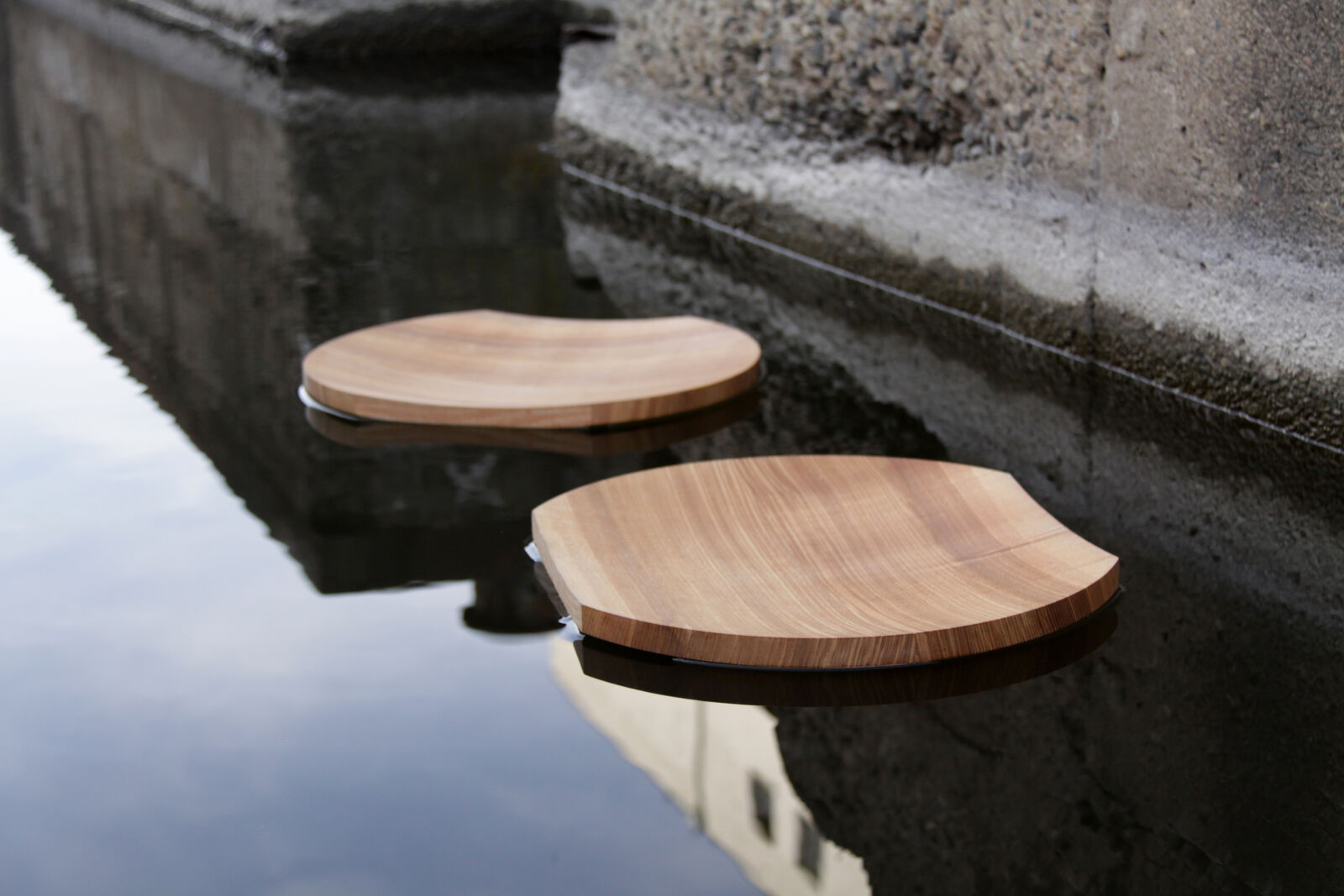 Canon EOS 50D sample photo. Floating, reflection, water, wooden photography